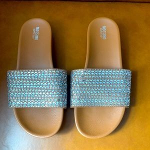 Size 6 Camel Color Slide on Sandals